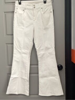 American Eagle Outfitters White Jeans super high rise flare stretch jeans